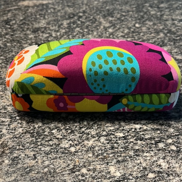 Vera Bradley Designer Clam Shell Eyeglass Case - Picture 2 of 4